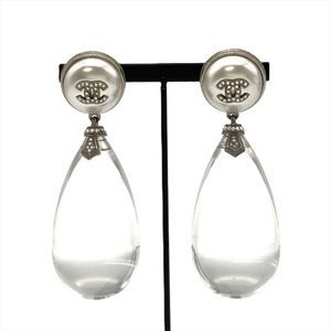CHANEL White Pearl Earrings